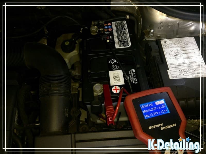 福斯Golf 6代發電機夜間高電力負載綜合檢測 2010年福斯Golf電瓶更換後進行發電機夜間電力負載檢測顯示電壓 14.03V
