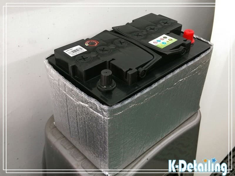 福斯Golf GTI電瓶更換使用電瓶隔熱套阻隔引擎室高溫