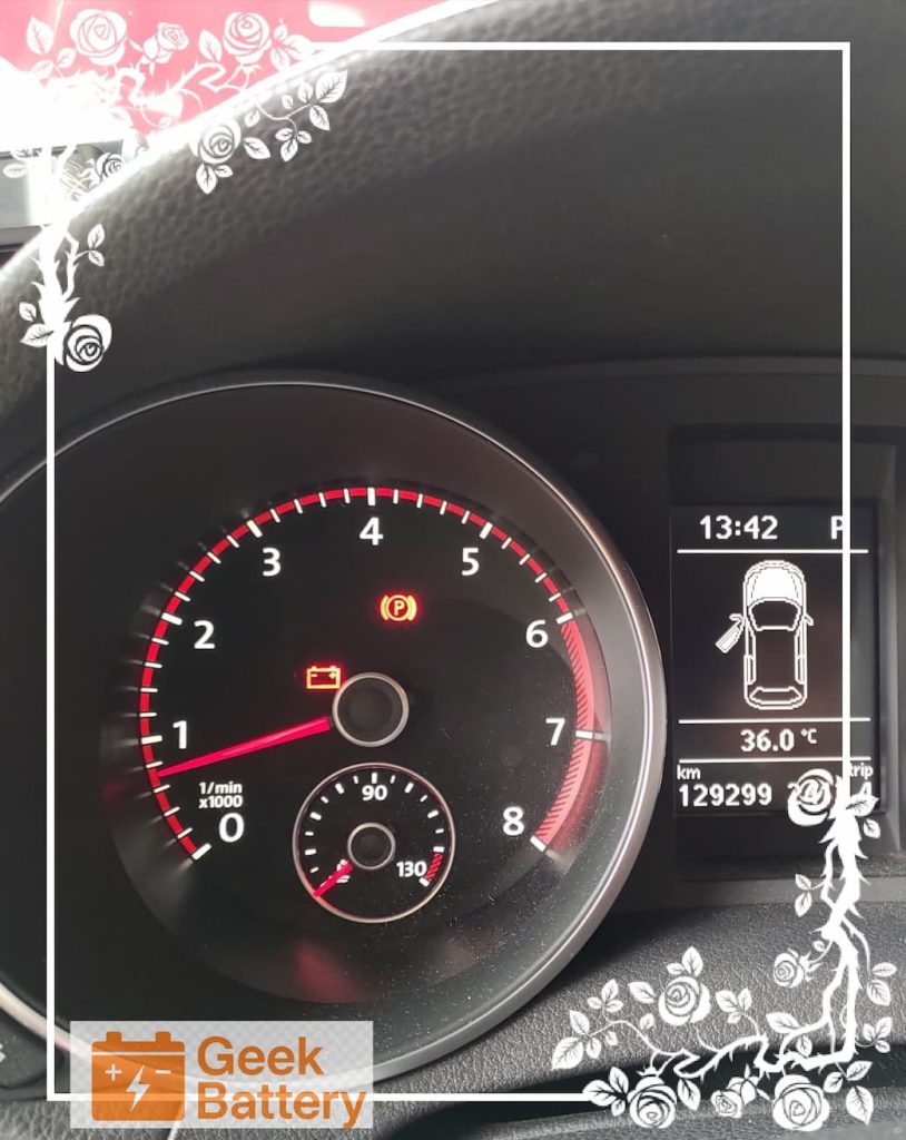Volkswagen Golf GTI 儀表板電瓶警示燈長亮