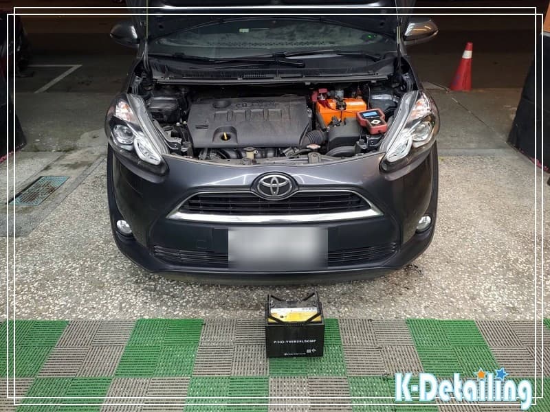 TOYOTA Sienta 電瓶更換完成貼附保固標籤