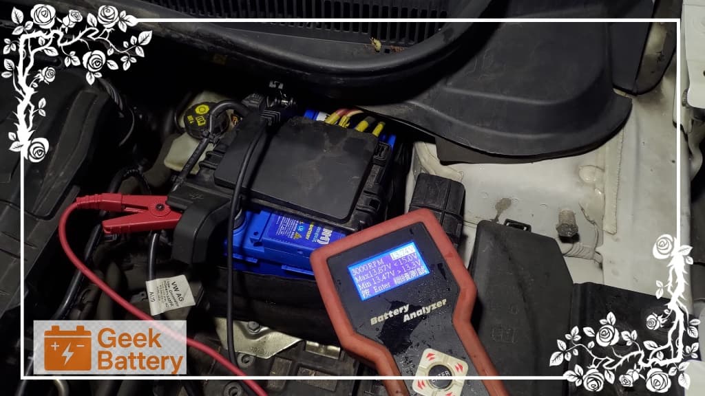 福斯 T-Cross 引擎在 3000 RPM 轉速下的發電機充電電壓測試，確認智慧充電系統運作正常