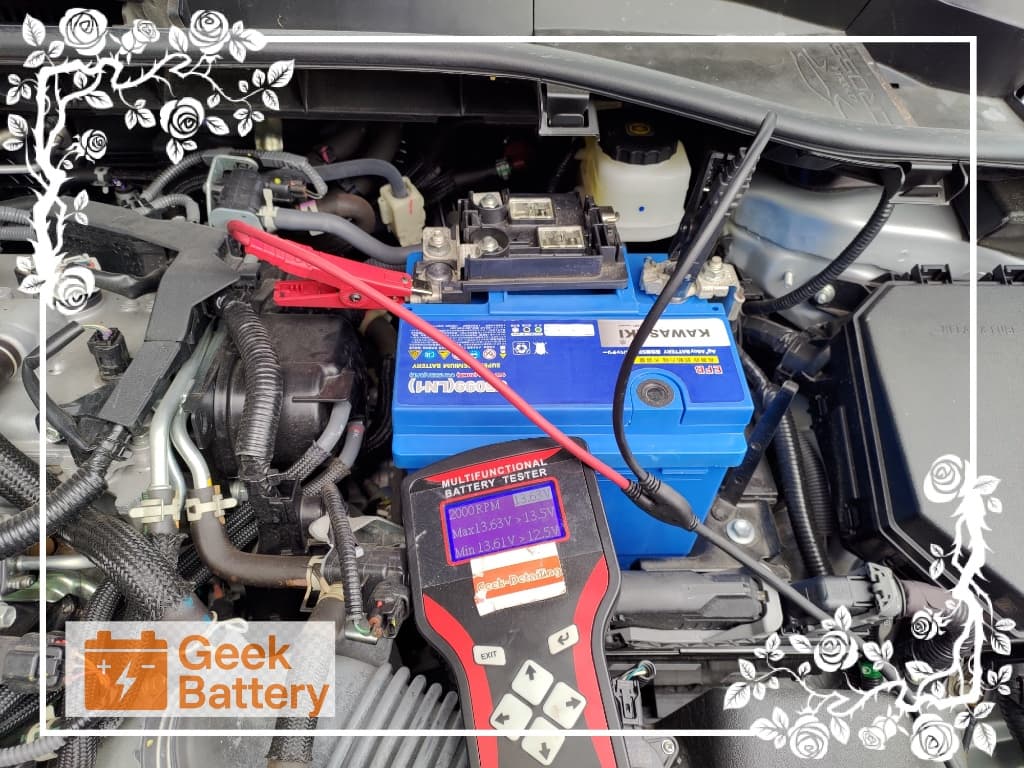 Corolla Cross 發電機重負載測試顯示電壓 13.63V，大功率用電下表現優異