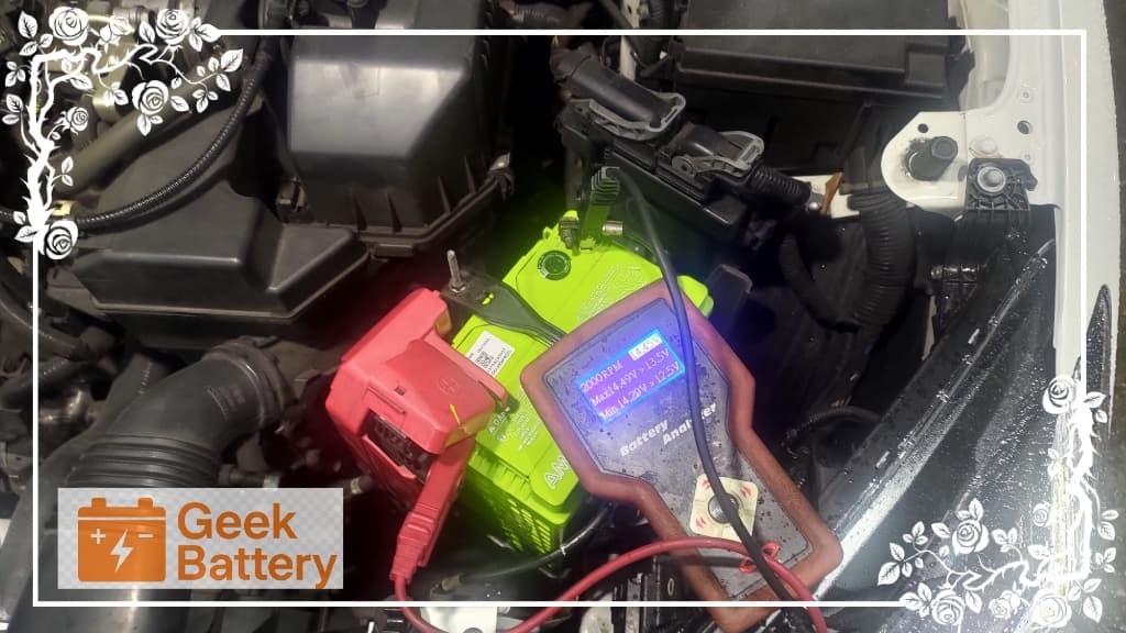 Honda City 換裝新電瓶進行發電機 2000 RPM 回充測試，電壓 14.45V 正常