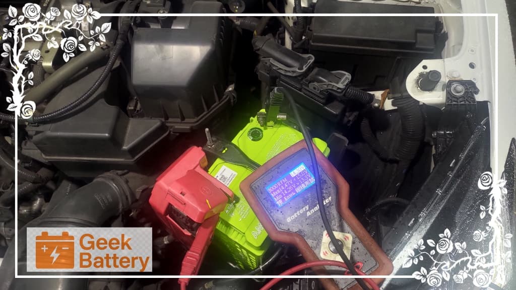Honda City 換裝新電瓶進行發電機 3000 RPM 回充測試，電壓 14.30V 正常