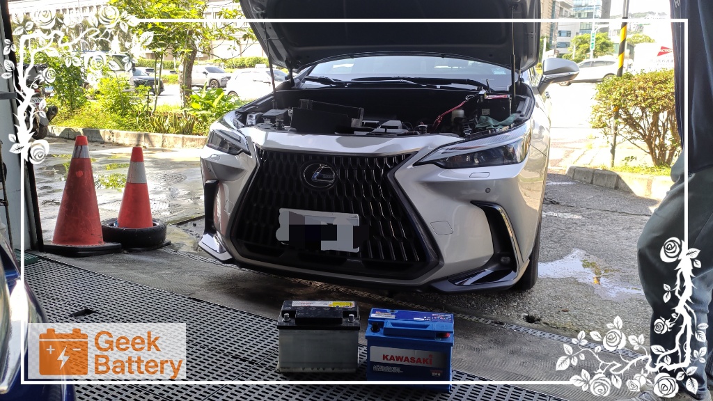 LEXUS NX200 原車 Panasonic 電瓶與全新 Kawasaki LN3 EFB 銀合金電瓶外觀規格對照